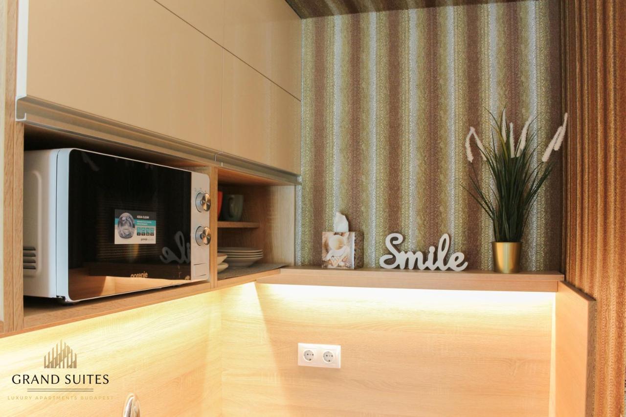 Grand Suites Corvin Budapest Exterior photo