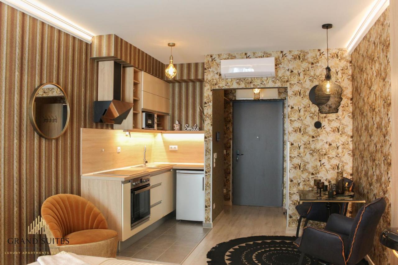 Grand Suites Corvin Budapest Exterior photo