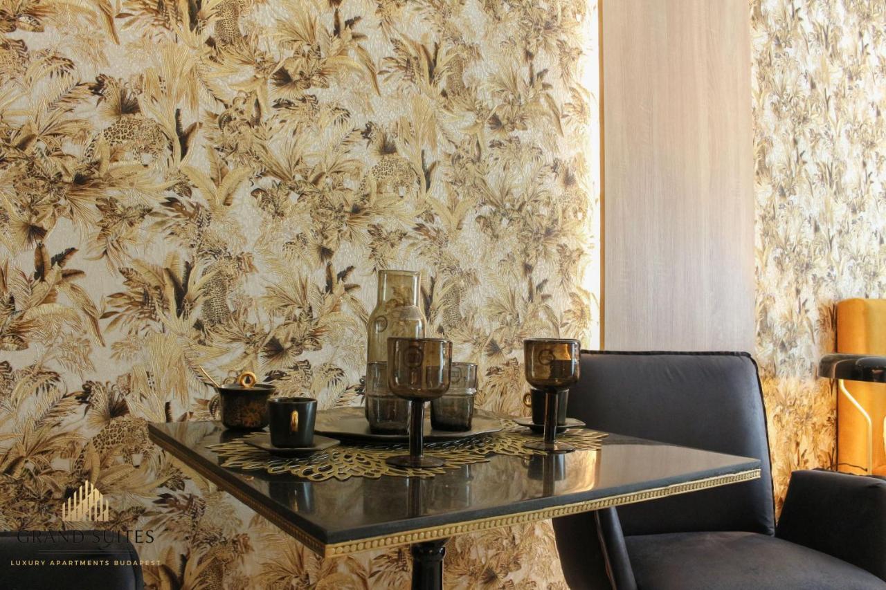 Grand Suites Corvin Budapest Exterior photo