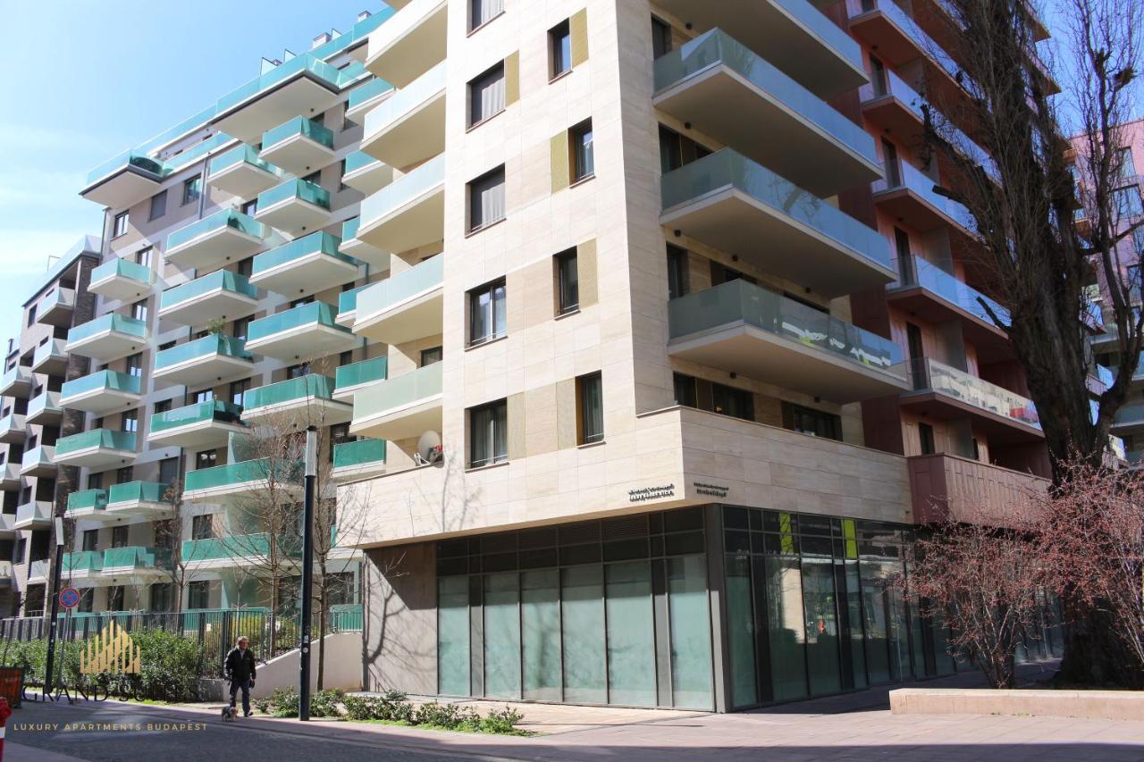 Grand Suites Corvin Budapest Exterior photo