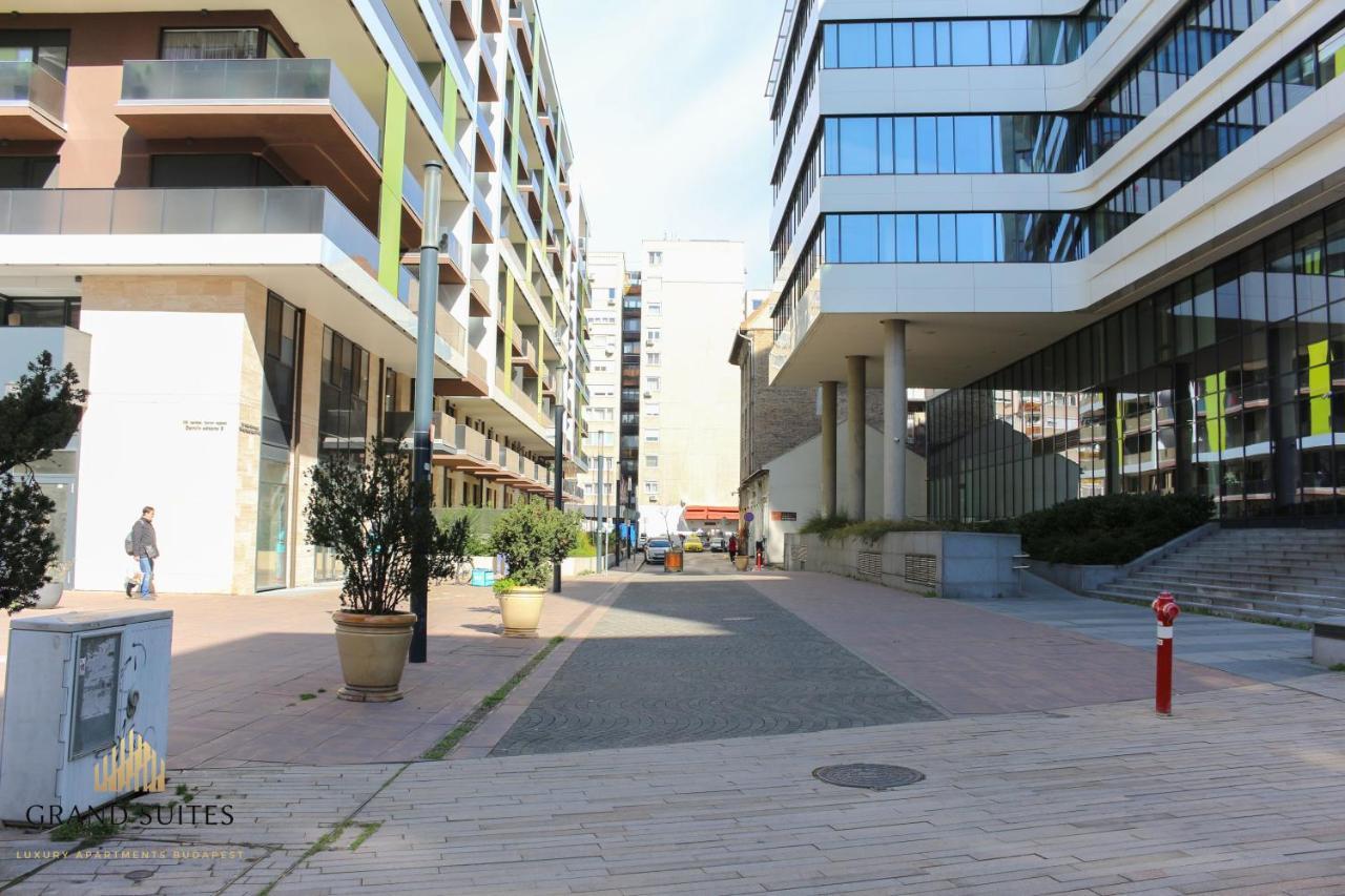 Grand Suites Corvin Budapest Exterior photo